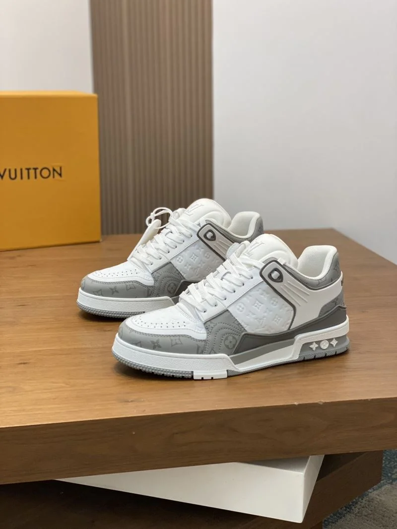 Louis Vuitton Trainer Sneaker Supportive 32159