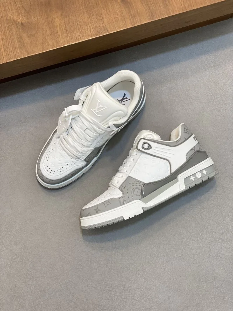 Louis Vuitton Trainer Sneaker Supportive 32159