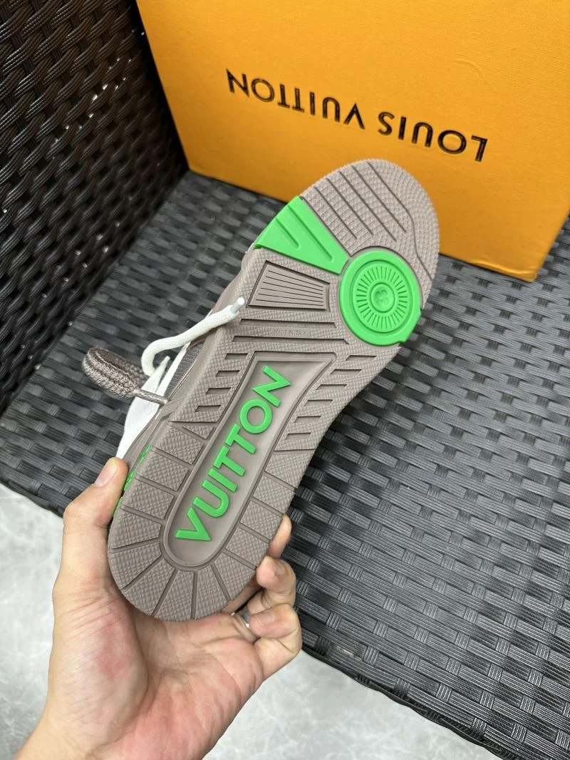Louis Vuitton Trainer Sneaker Snug 32149