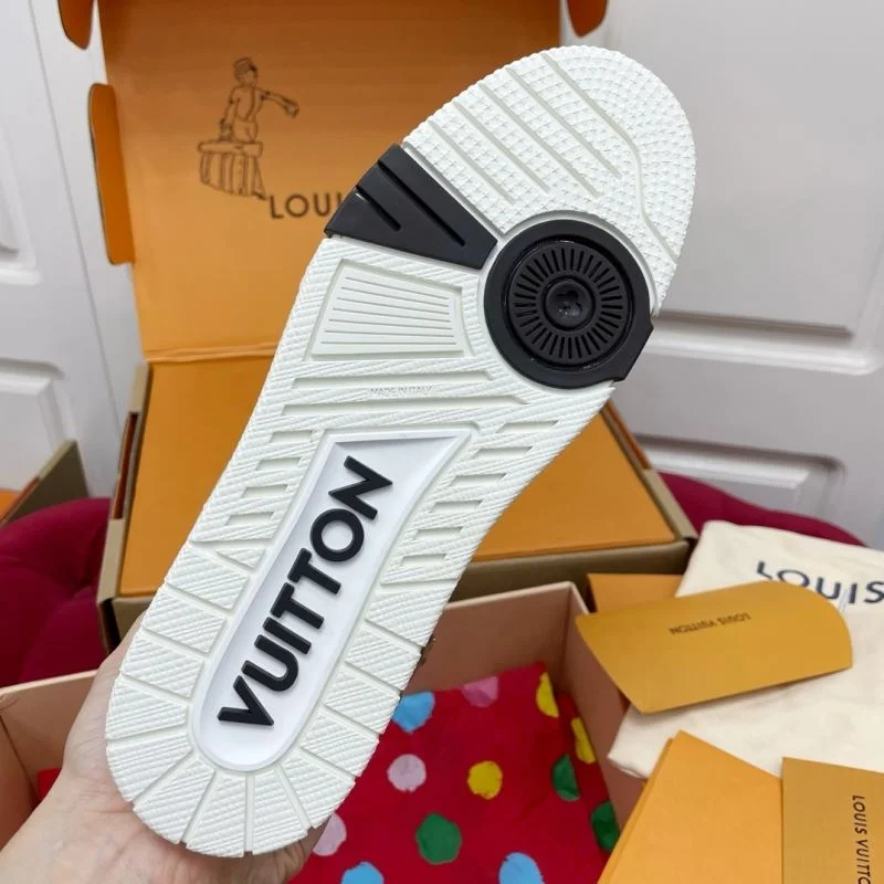 Louis Vuitton Trainer Sneaker Soft 32156