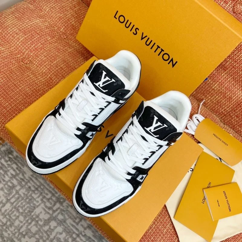 Louis Vuitton Trainer Sneaker Premium 32144