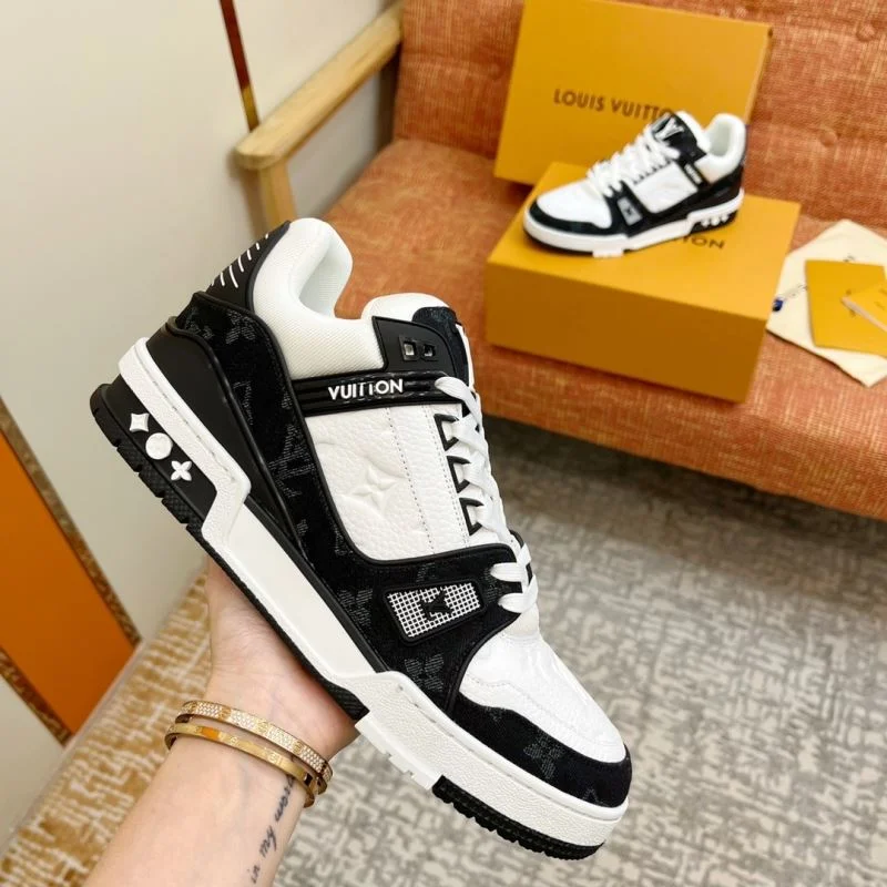 Louis Vuitton Trainer Sneaker Premium 32144