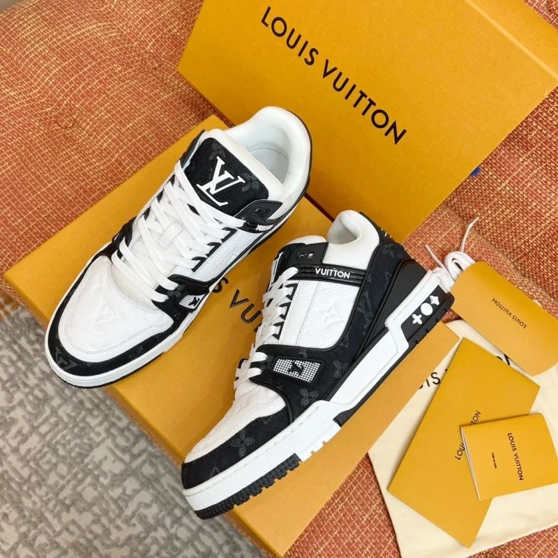 Louis Vuitton Trainer Sneaker Premium 32144