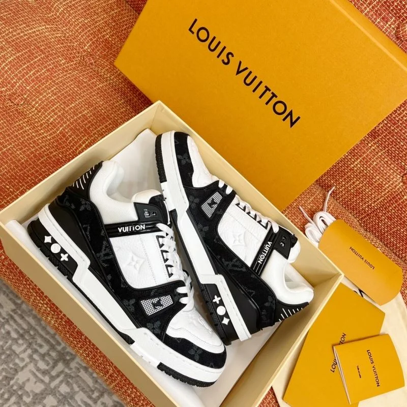Louis Vuitton Trainer Sneaker Premium 32144
