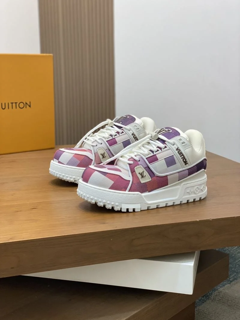 Snug Louis Vuitton Trainer Sneaker 32141