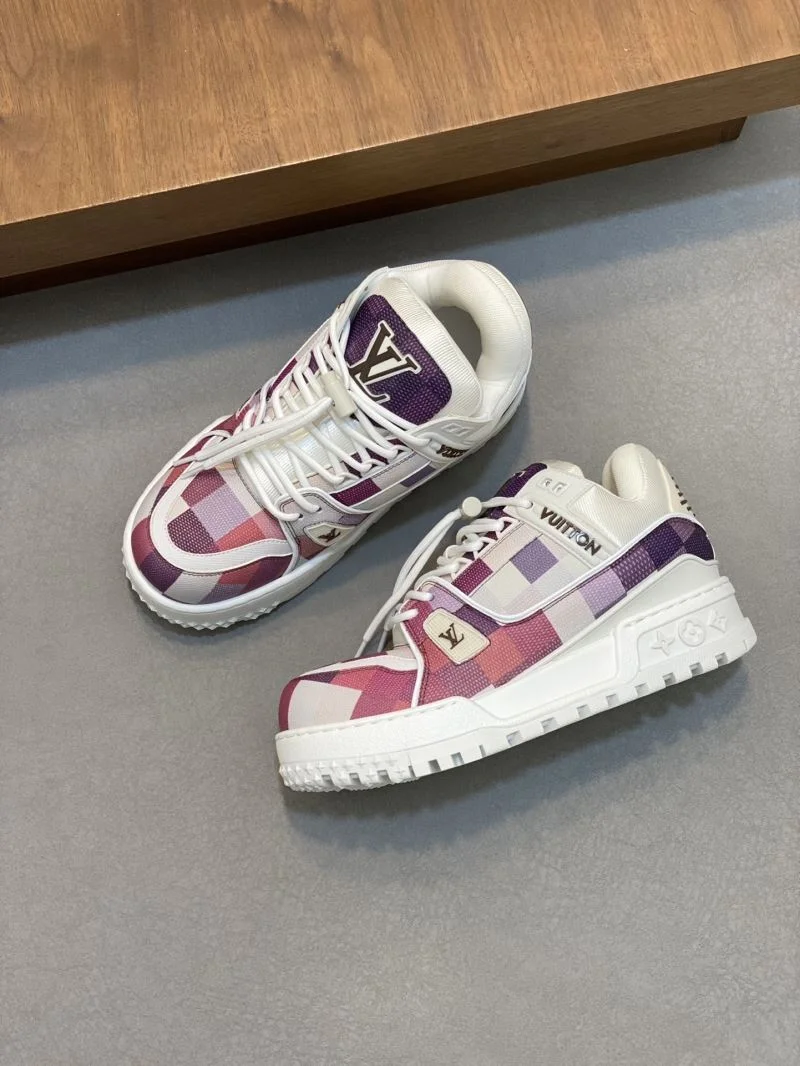 Snug Louis Vuitton Trainer Sneaker 32141