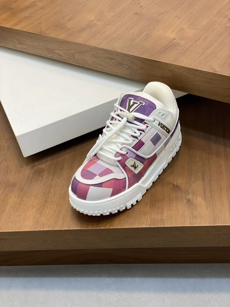 Snug Louis Vuitton Trainer Sneaker 32141