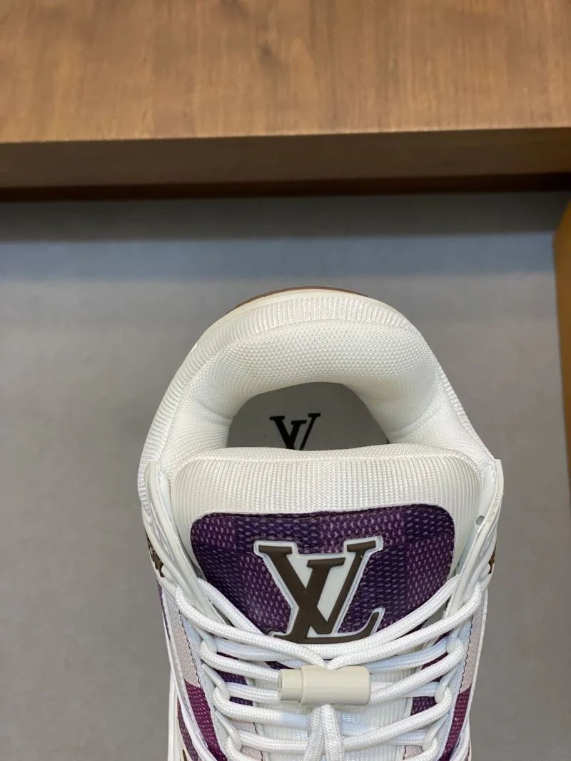 Snug Louis Vuitton Trainer Sneaker 32141