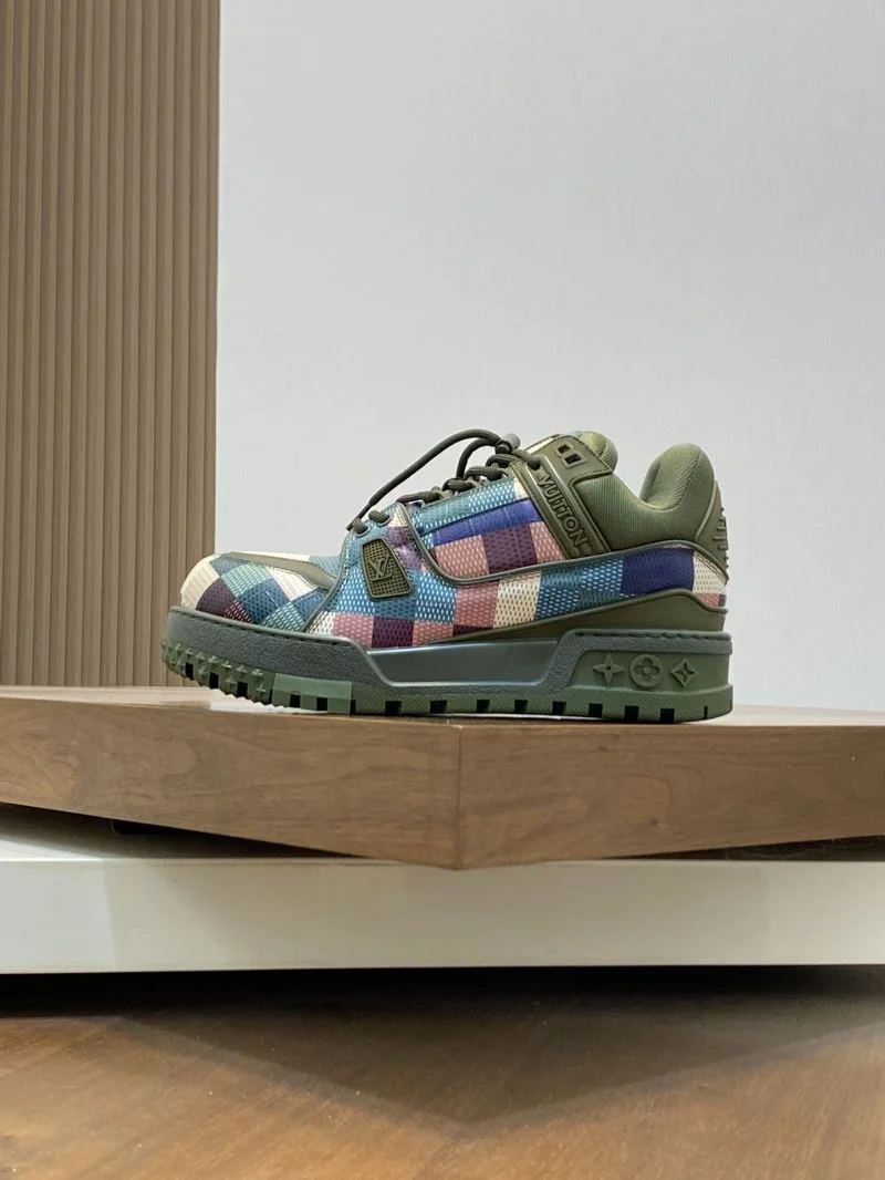 Vibrant Louis Vuitton Trainer Sneaker 32133