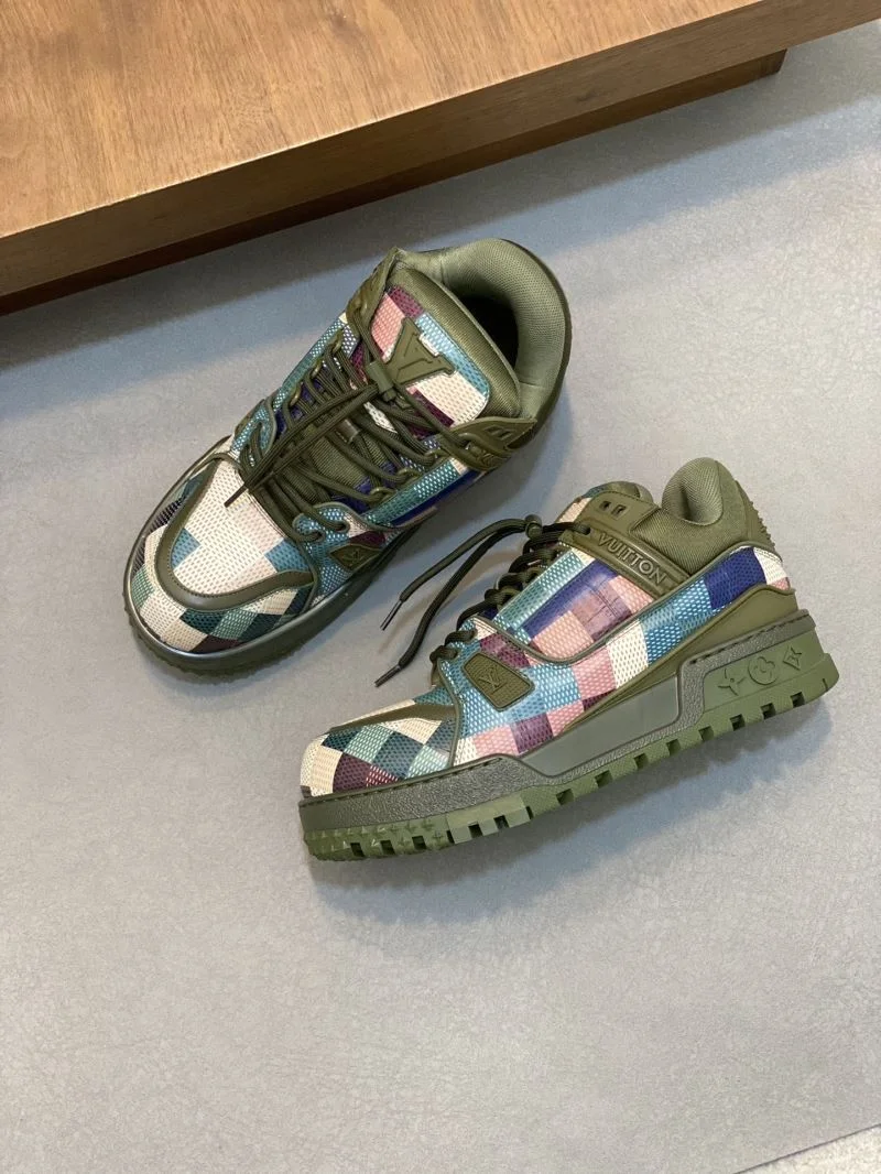Vibrant Louis Vuitton Trainer Sneaker 32133