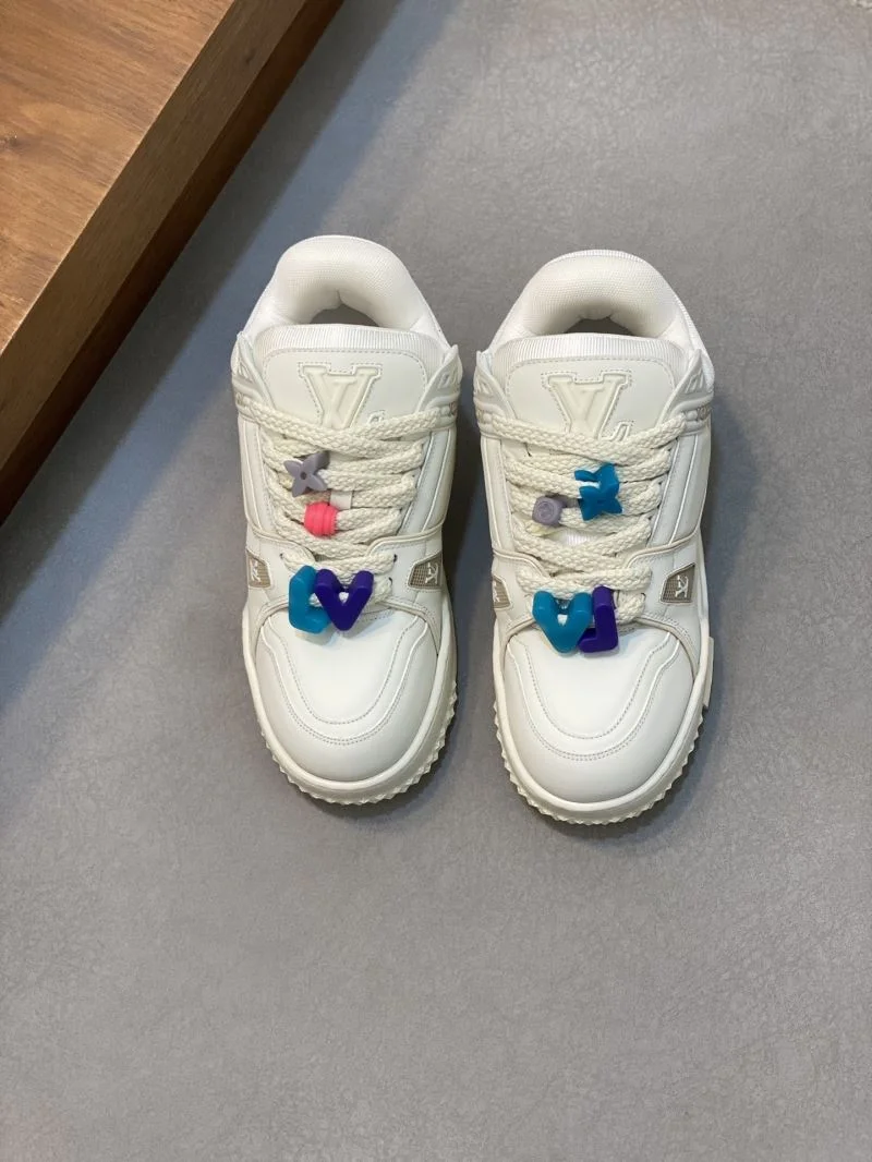 MultiPurpose Louis Vuitton Trainer Sneaker 32147
