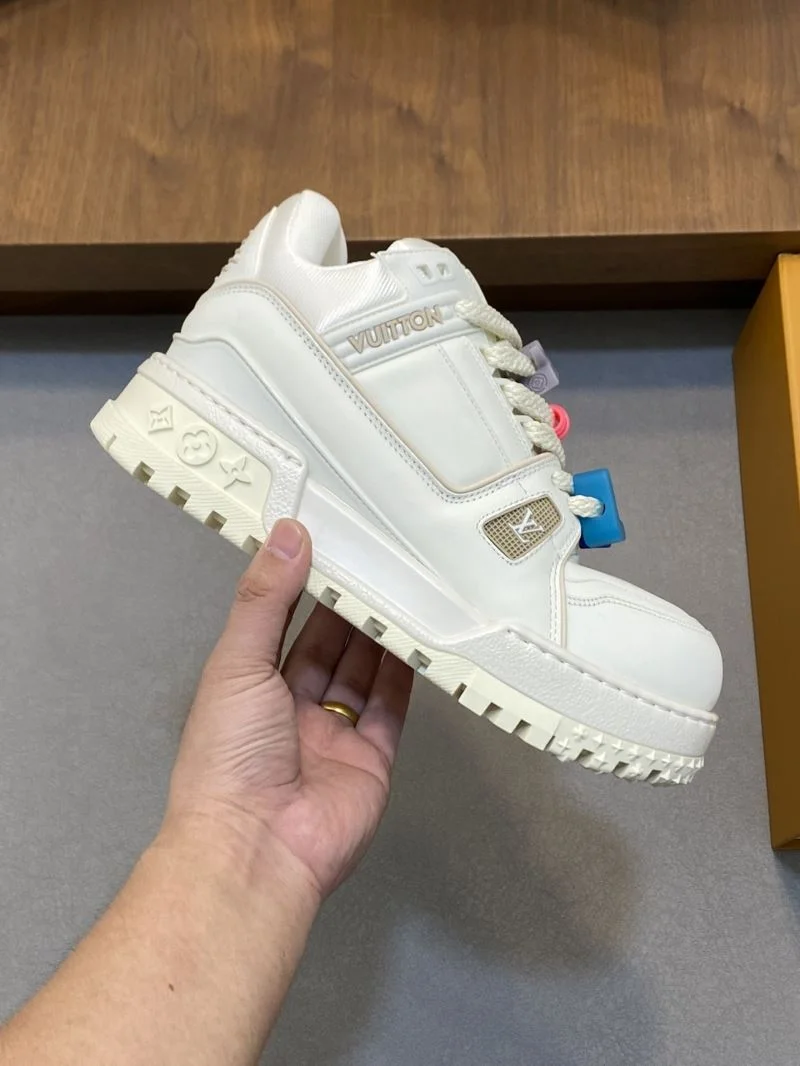 MultiPurpose Louis Vuitton Trainer Sneaker 32147