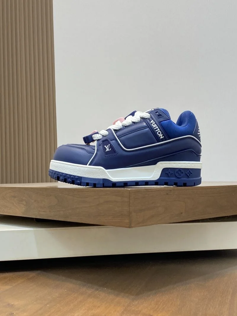 Louis Vuitton Trainer Sneaker Resilient 32135