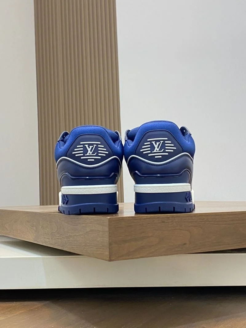 Louis Vuitton Trainer Sneaker Resilient 32135