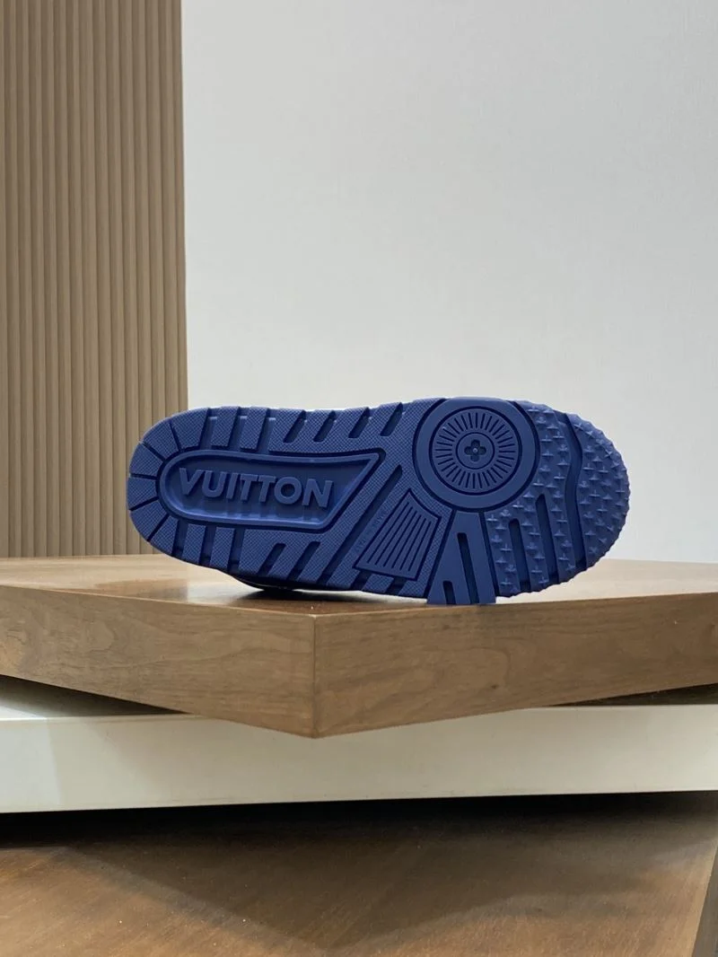 Louis Vuitton Trainer Sneaker Resilient 32135