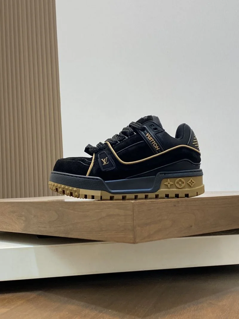 Louis Vuitton Trainer Sneaker EasyCare 32131