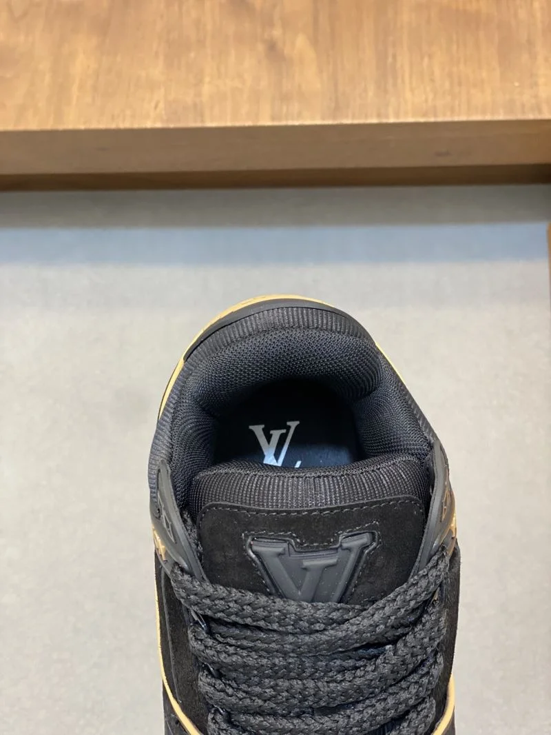 Louis Vuitton Trainer Sneaker EasyCare 32131