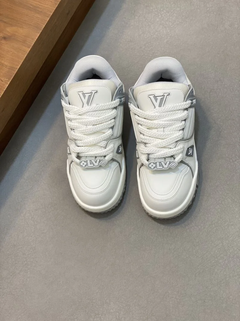 Louis Vuitton Trainer Sneaker Unisex 32134