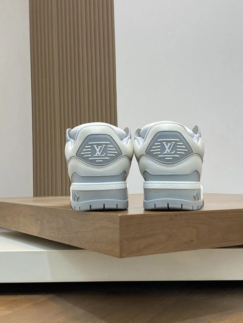 Louis Vuitton Trainer Sneaker Unisex 32134
