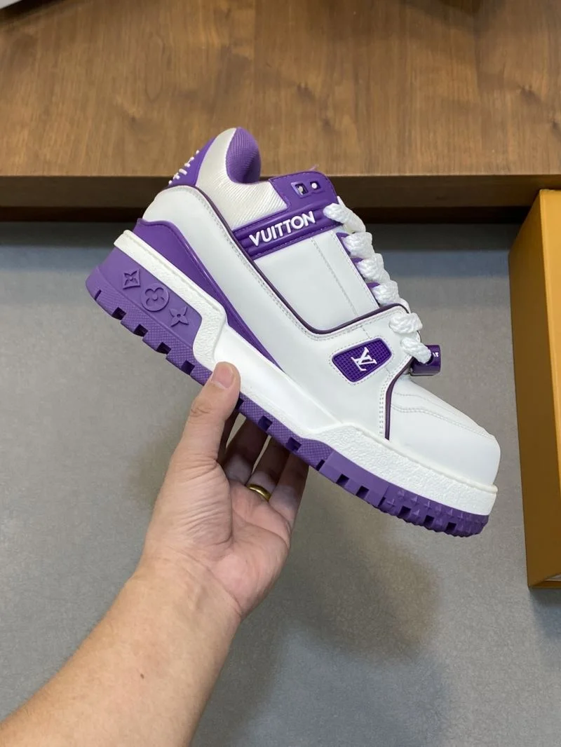 Louis Vuitton Trainer Sneaker Versatile 32130
