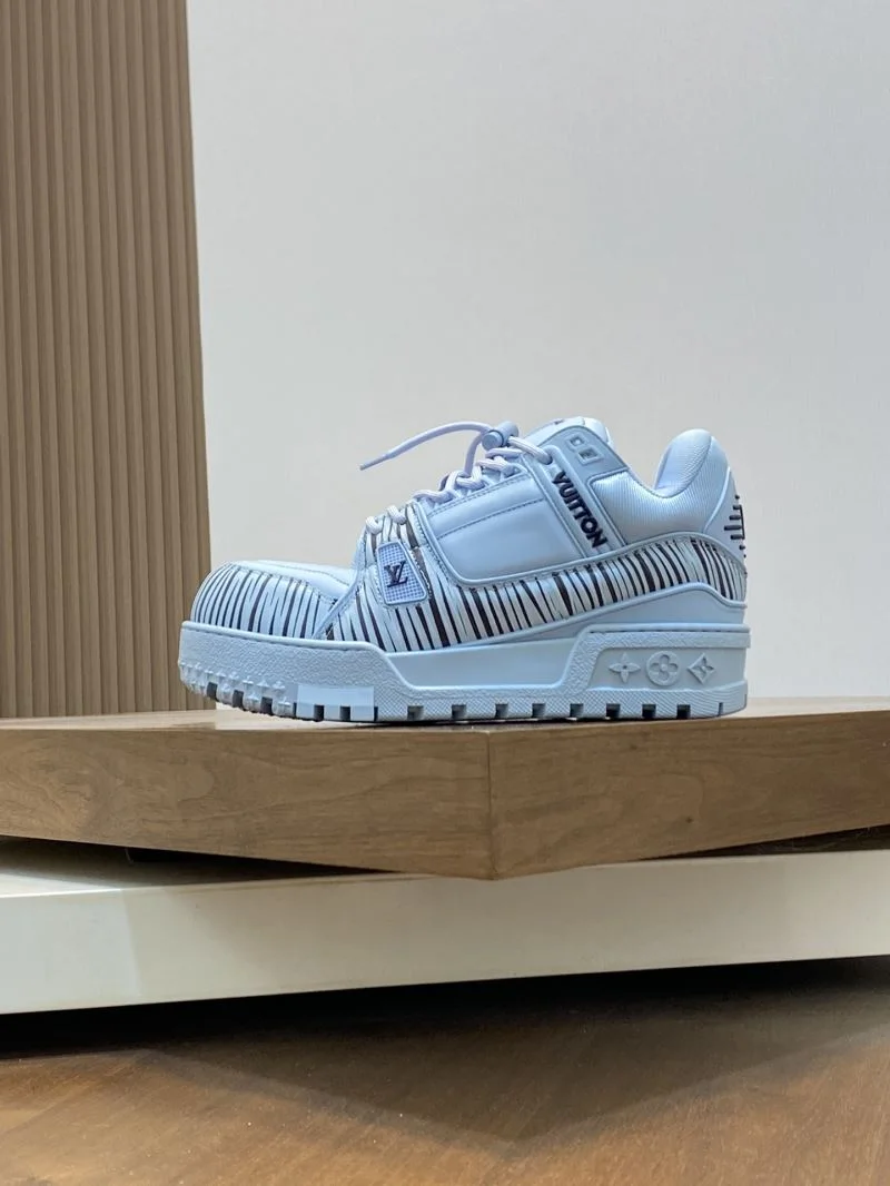 Louis Vuitton Trainer Sneaker Breathable 32128
