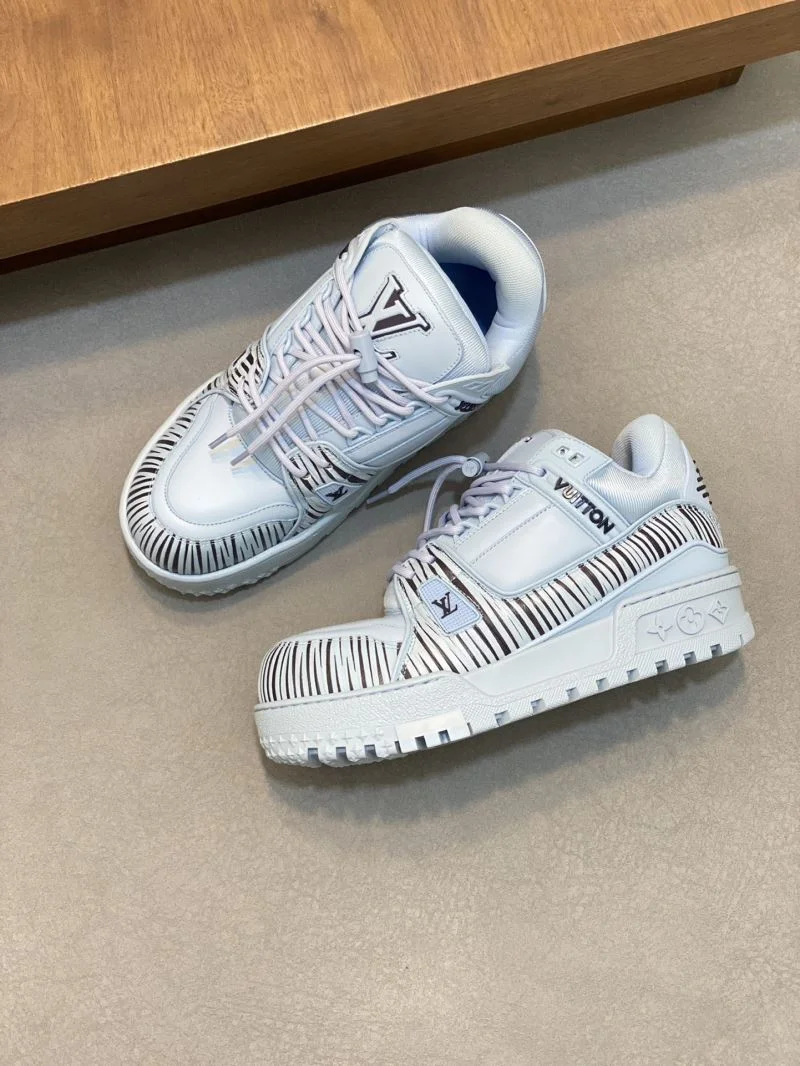 Louis Vuitton Trainer Sneaker Breathable 32128