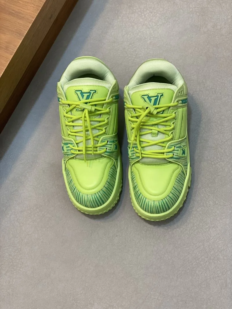 Elegant Louis Vuitton Trainer Sneaker 32127