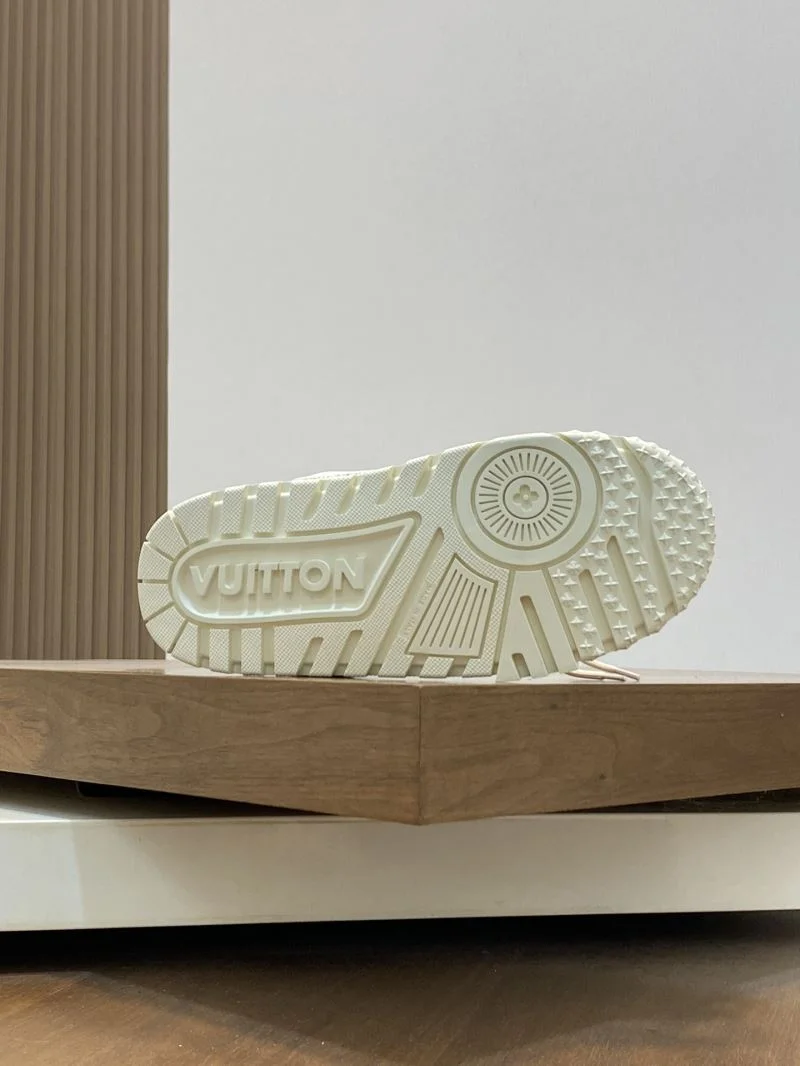 Louis Vuitton Trainer Sneaker Lightweight 32117