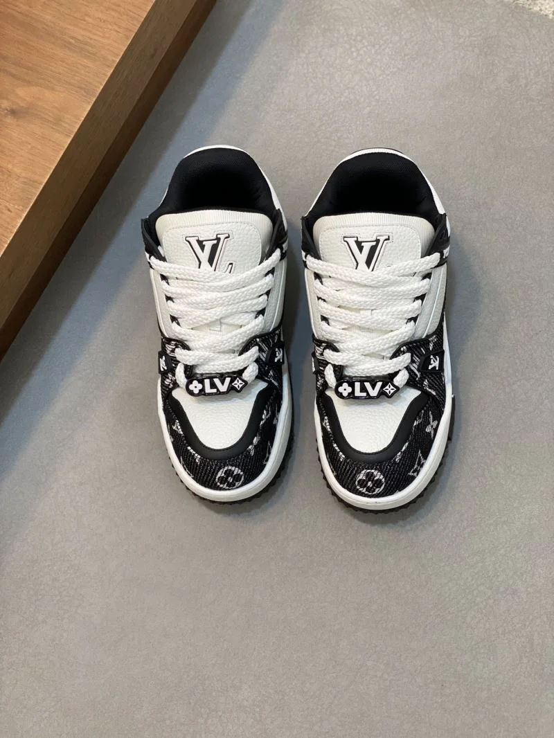 Comfortable Louis Vuitton Trainer Sneaker 32124