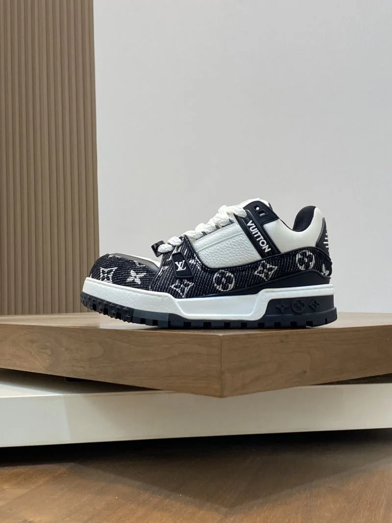 Comfortable Louis Vuitton Trainer Sneaker 32124