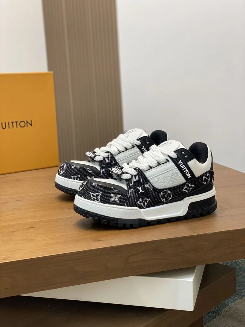 Comfortable Louis Vuitton Trainer Sneaker 32124
