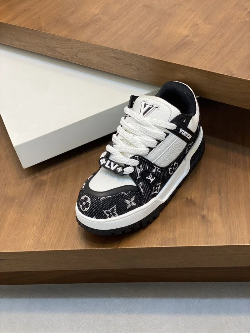 Comfortable Louis Vuitton Trainer Sneaker 32124
