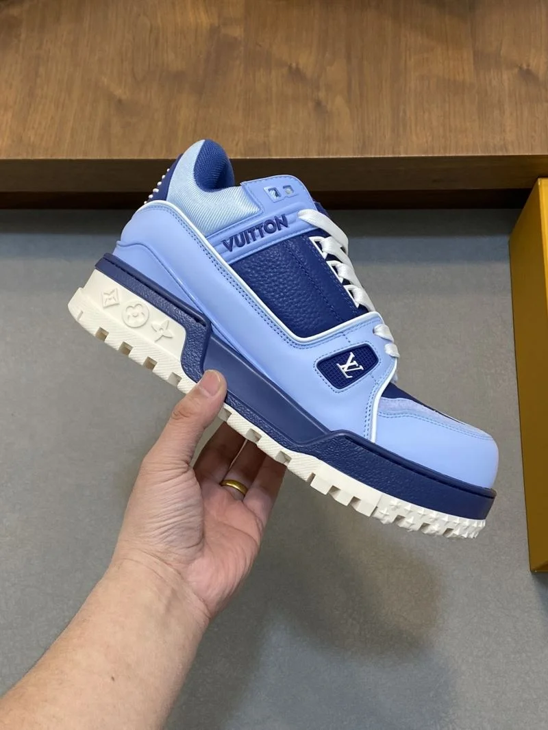 Unisex Louis Vuitton Trainer Sneaker 32098