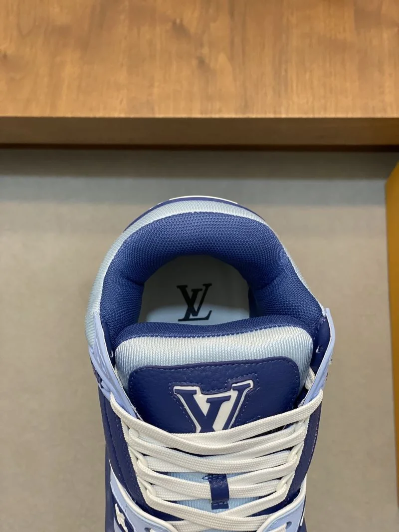 Unisex Louis Vuitton Trainer Sneaker 32098