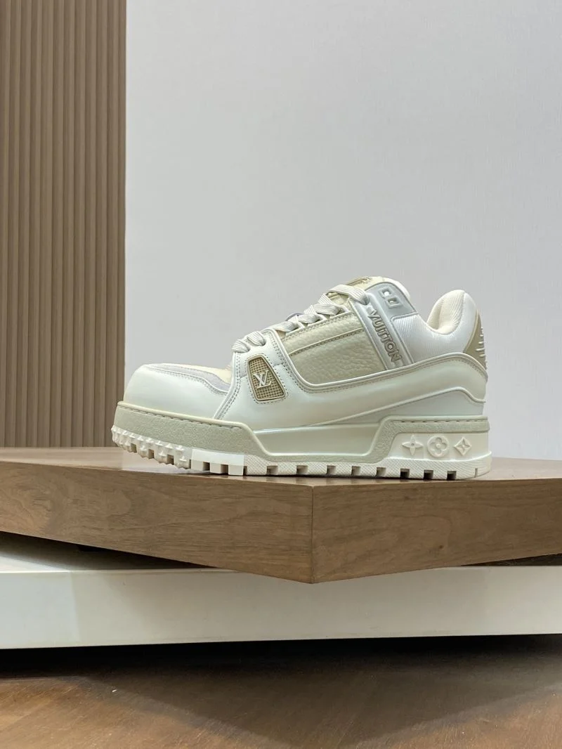 Louis Vuitton Trainer Sneaker Durable 32111