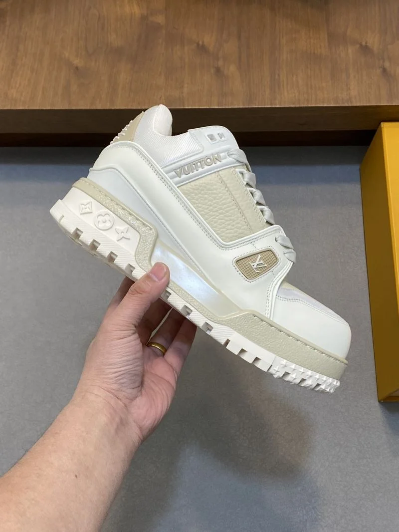 Louis Vuitton Trainer Sneaker Durable 32111