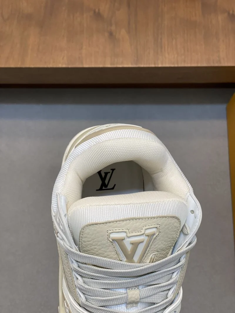 Louis Vuitton Trainer Sneaker Durable 32111