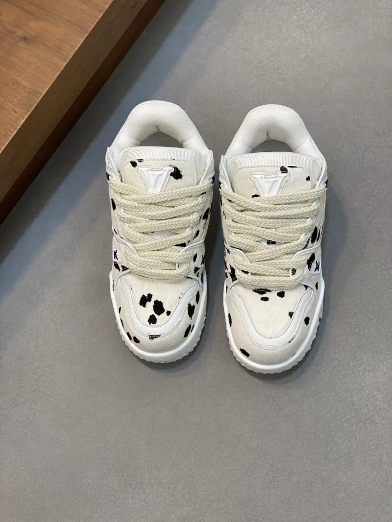 Modern Louis Vuitton Trainer Sneaker 32122