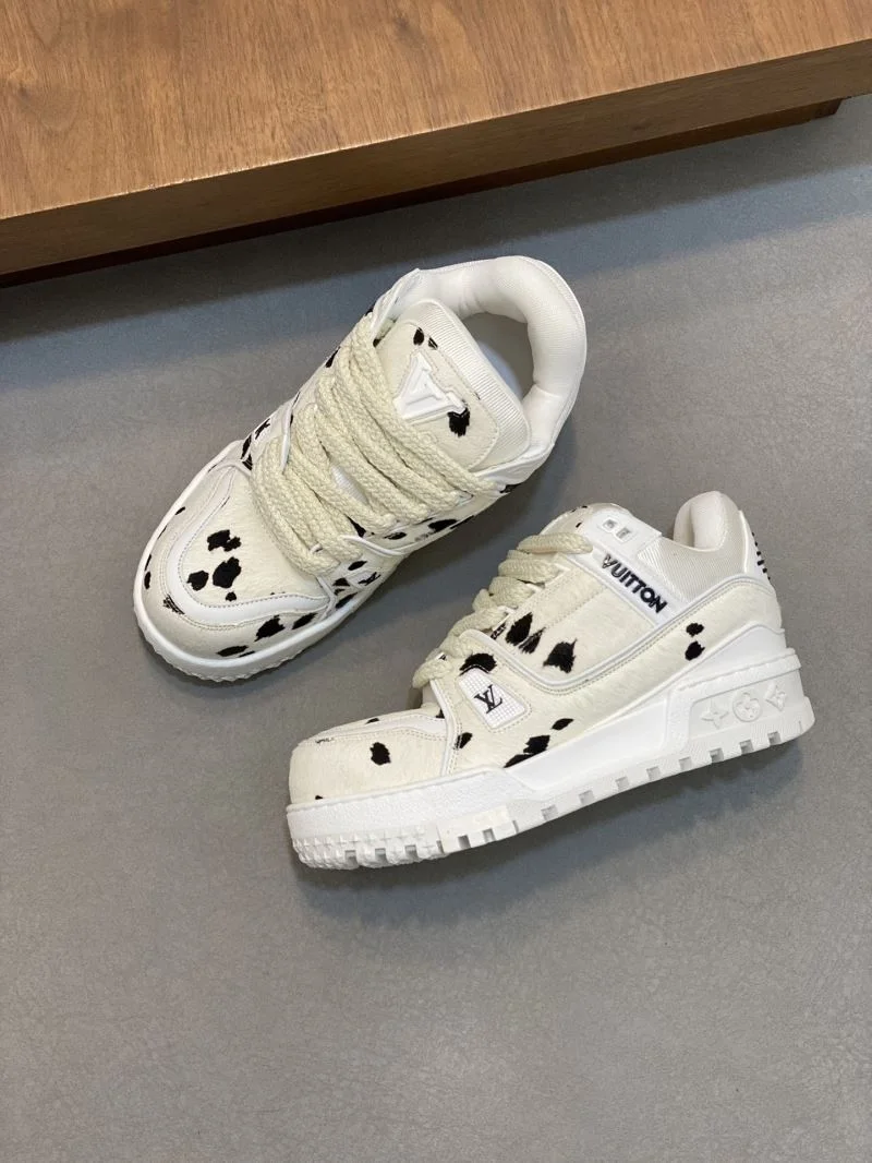 Modern Louis Vuitton Trainer Sneaker 32122