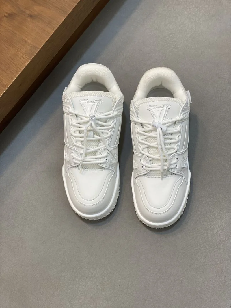 Soft Louis Vuitton Trainer Sneaker 32121