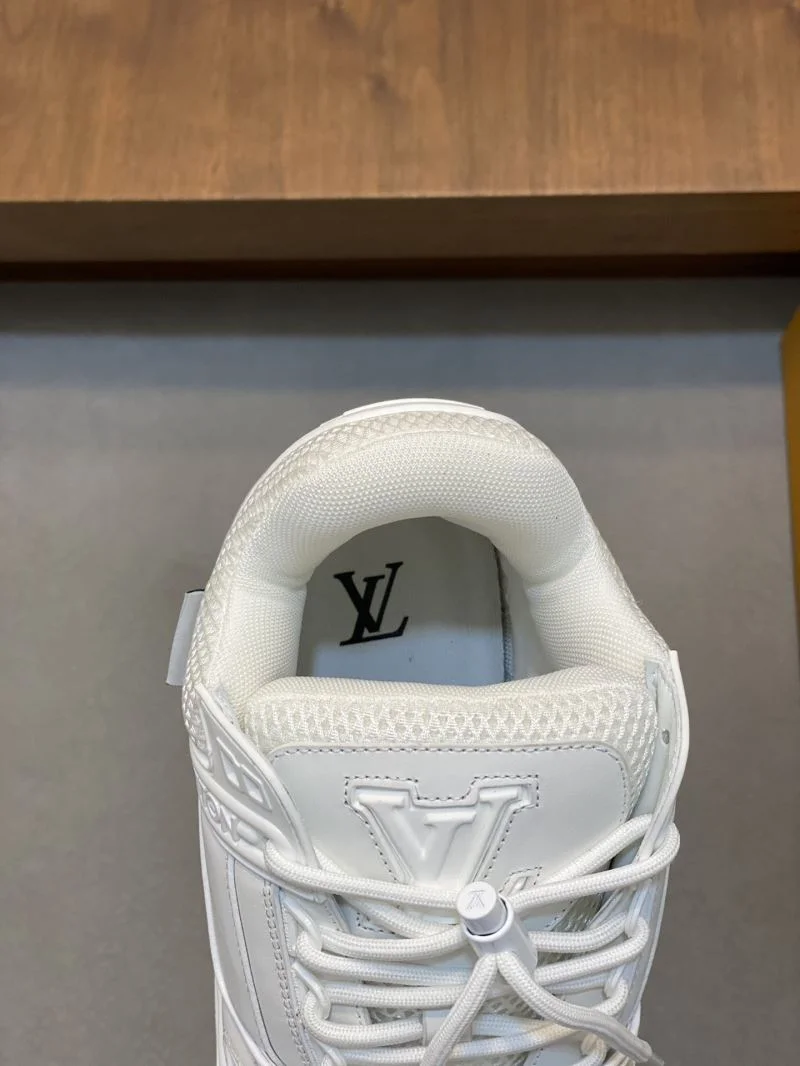 Soft Louis Vuitton Trainer Sneaker 32121