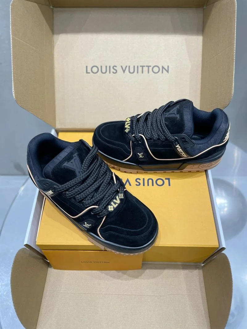 Bright Louis Vuitton Trainer Sneaker 32112
