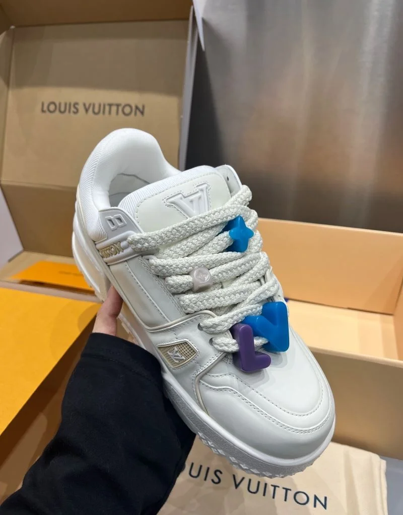 Louis Vuitton Trainer Sneaker Durable 32123