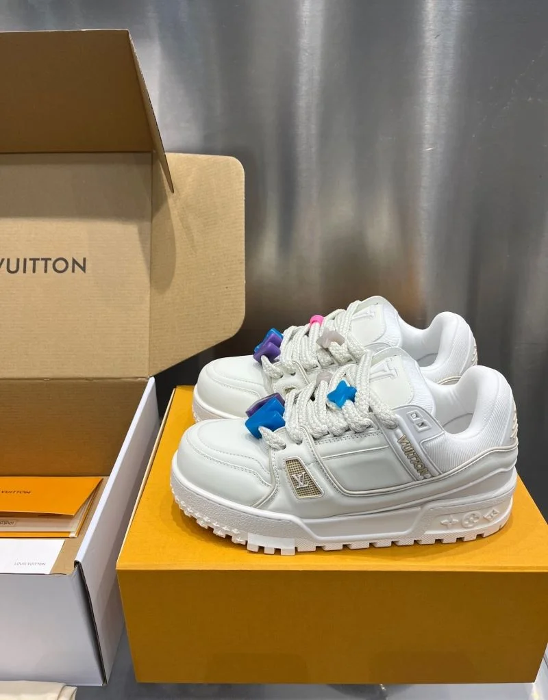 Louis Vuitton Trainer Sneaker Durable 32123