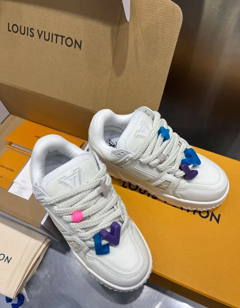 Louis Vuitton Trainer Sneaker Durable 32123