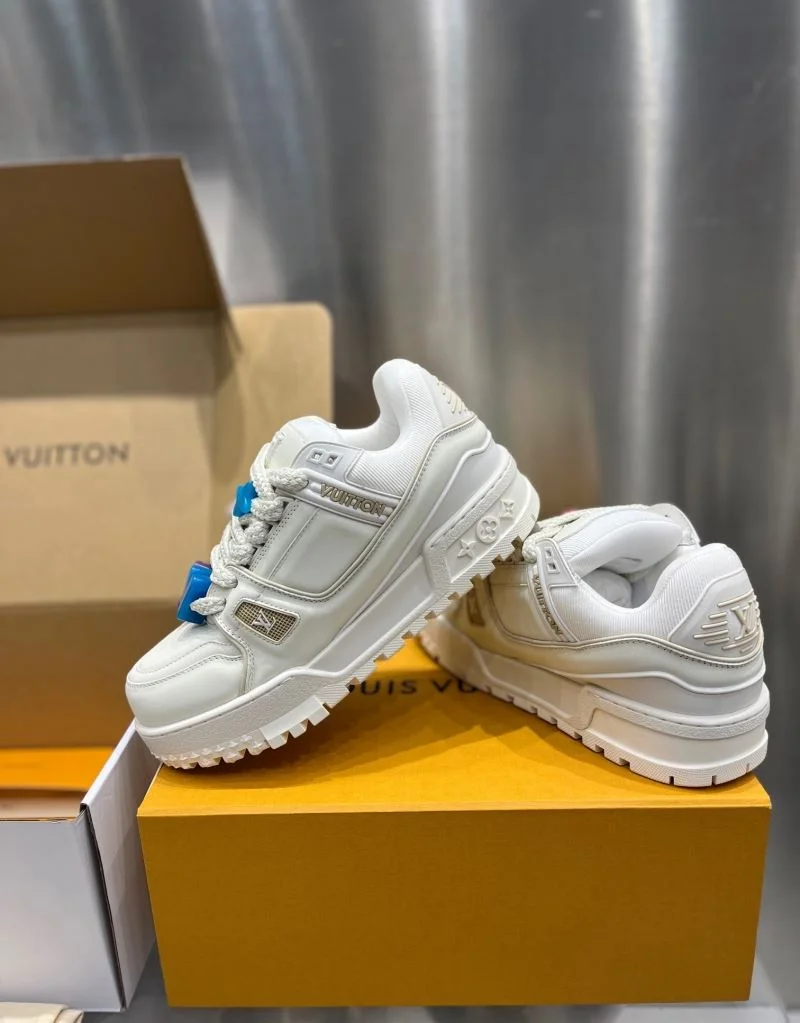 Louis Vuitton Trainer Sneaker Durable 32123