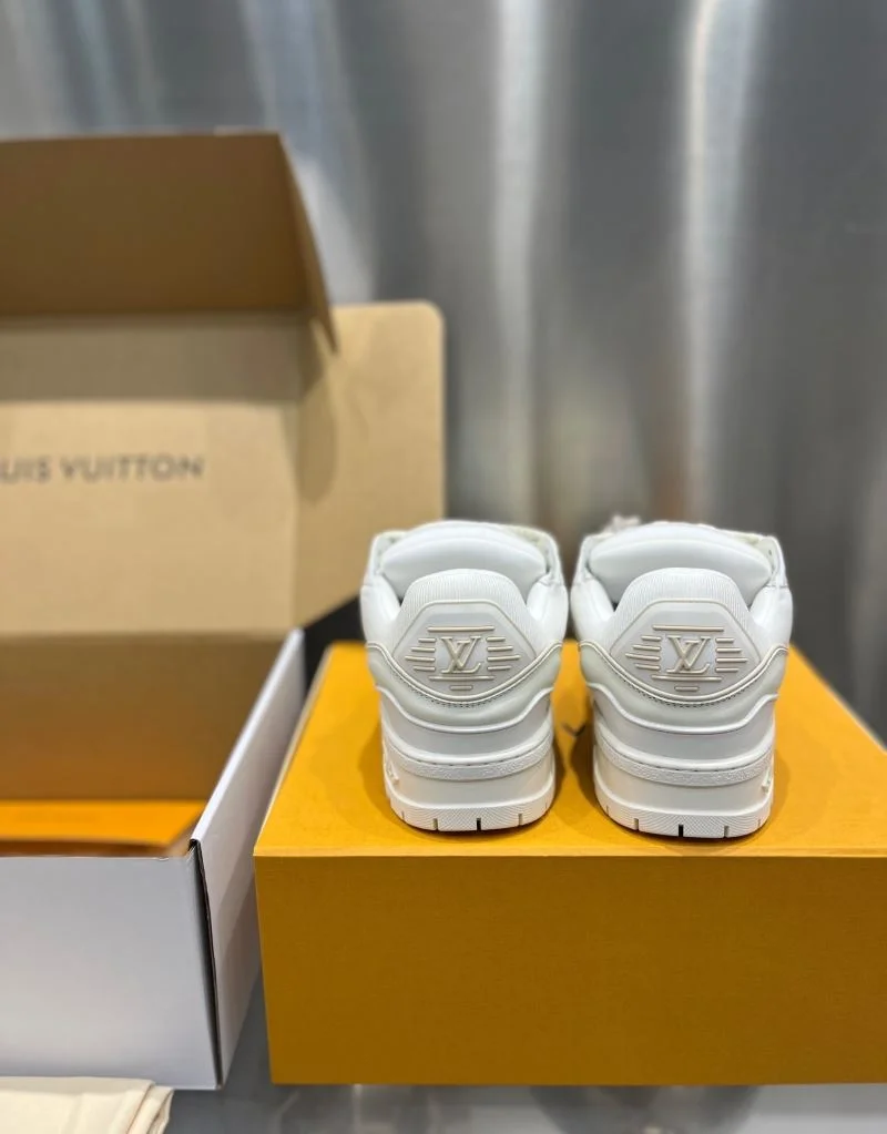 Louis Vuitton Trainer Sneaker Durable 32123