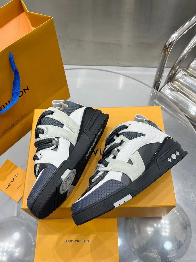 Louis Vuitton Trainer Sneaker EyeCatching 32115
