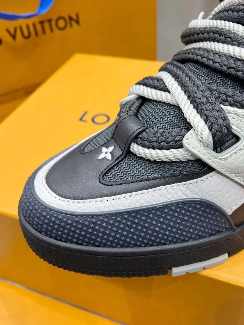 Louis Vuitton Trainer Sneaker EyeCatching 32115