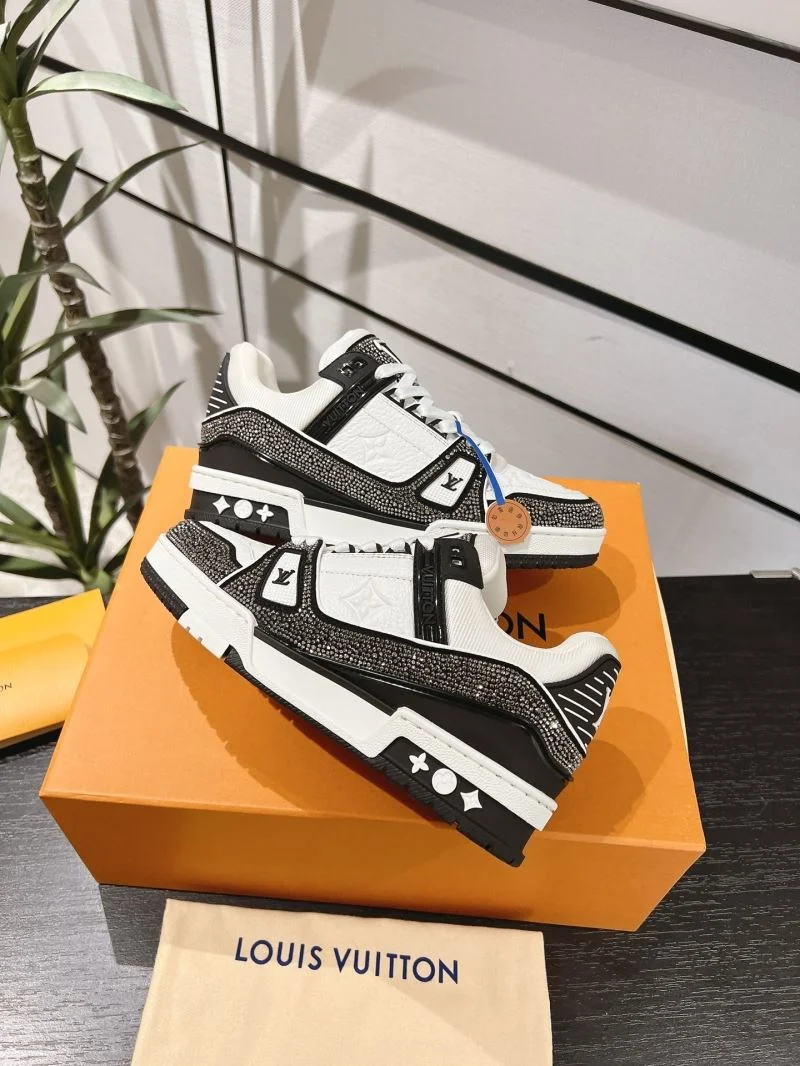 Louis Vuitton Trainer Sneaker Supportive 32105